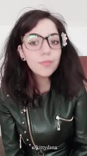 Be honest, how big did you think they were? ( her Free album In Comments )