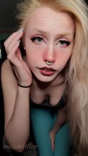 Like silly alt girls? Then I have the deal for you 🥺 over 800 full photos/videos for only $6 🥵 Solo, B/G, Anal, Squirting, BDSM, custom content + more 💦