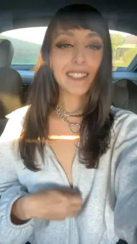 It seems like I am not wearing any bra!