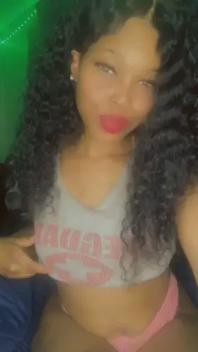 What do you think of my small milfie tits? 😏