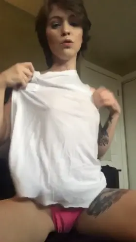 Loose shirt reveal