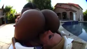 Sinnamon Love on top of Sunny Day!