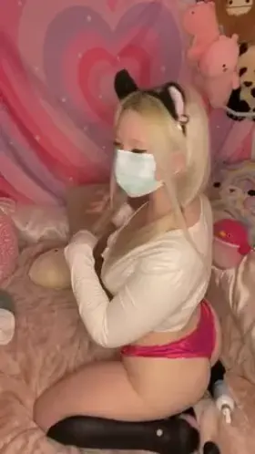 Am I a pretty little kitty?