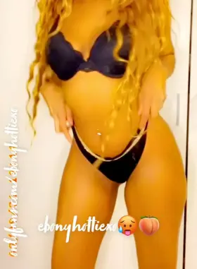 Arrow this if you like my view💋 I’ve got a FREE onlyfans🥵 go subscribe ✨