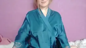 If you're looking for small tits I might disappoint!