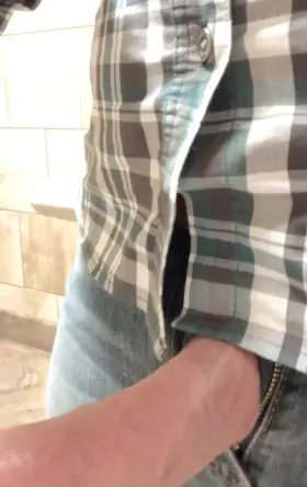 Showing off my massive fat cock in a store bathroom 😈🍆