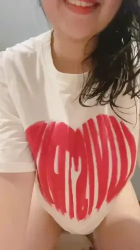 This baggy shirt is hiding my Asian titties so well.