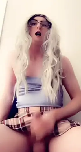 Who wants to see my cum shot from this vid? 😅💦