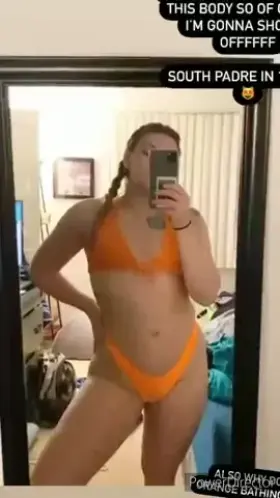 Pretty smile, nice booty.