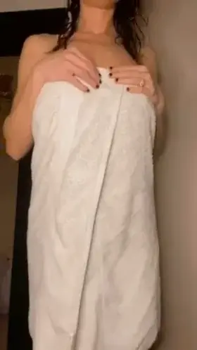 Towel drop! Clean mommy.