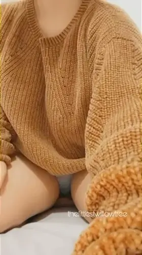 This is me showing you why they call boobs sweater puppies 😝