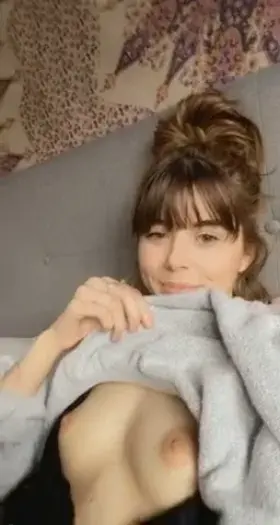 a pussy spread was requested... don’t be mean 🥺😖