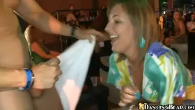 What a nice Cumshot on a Public Party :-)