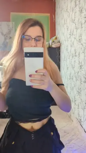 I know that black shirt is always best at hiding them ♥