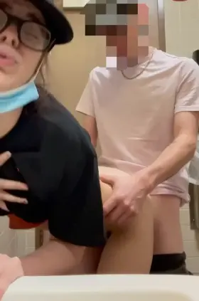 Fucked in the DD bathroom on break 🤫