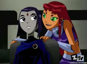 Starfire gives Raven a helping hand (ZONE)
