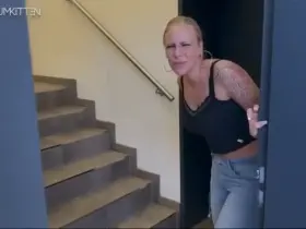 Lara CumKitten Casually Pees while Walking