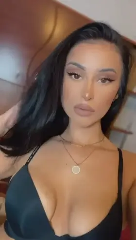 [emylaveau] I'm online right now!