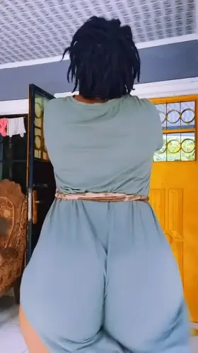 How she gonna fish that out