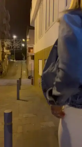 [F] Hadn't seen my beautiful plug yet !!