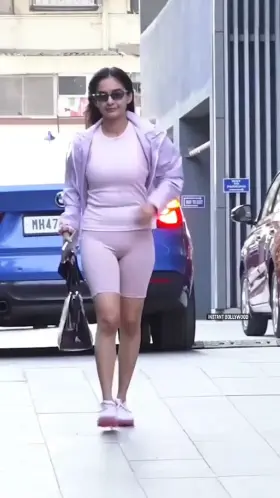 Ahh randi ka figure to dekh. Roj chudegi humse apni moti fuli hui chut me. Itna chatunga ise ki sali mere mu me hi jhadd jaye