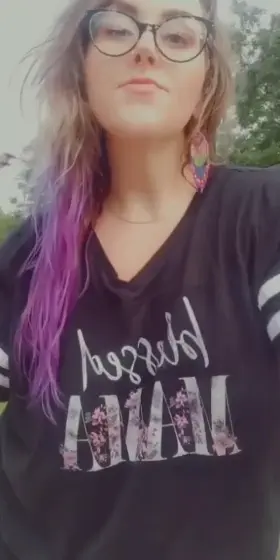 I'm a sweaty messs☀️ no bra today yay