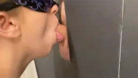 Fan bj at the hotel gloryhole.[video]