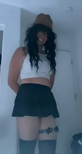 [18] femboy looking for someone to flirt with :) NV