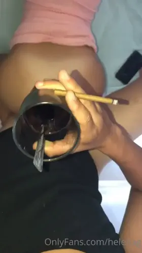 A blunt and some Henny while I do all the work 😋