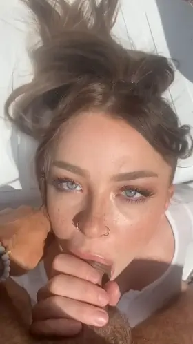 Blue eye latina, eye contact