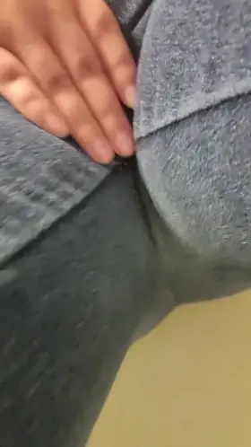 Couldn't hold it anymore!💦 Love to feel that warm pee run all over me through my jeans.