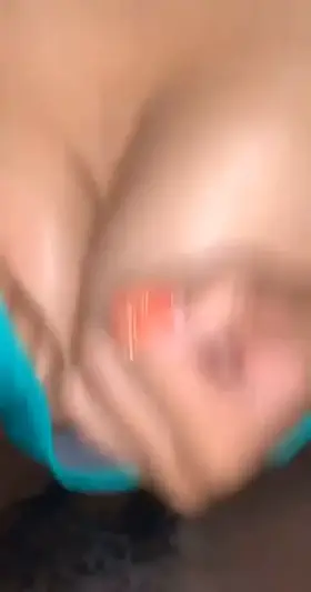 Making me cum between her tits
