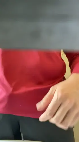 🤷‍♂️ https://redgifs.com/watch/deadlyenragedstoat