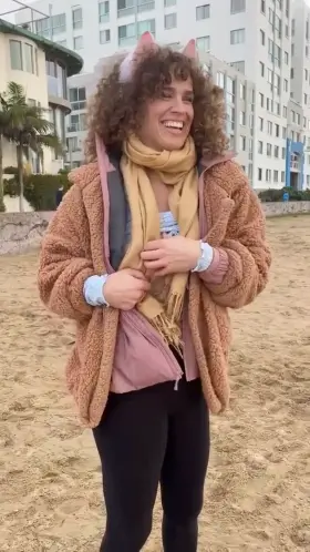 Can anyone name this location?! It’s quite public… and naughty… [F] MILF