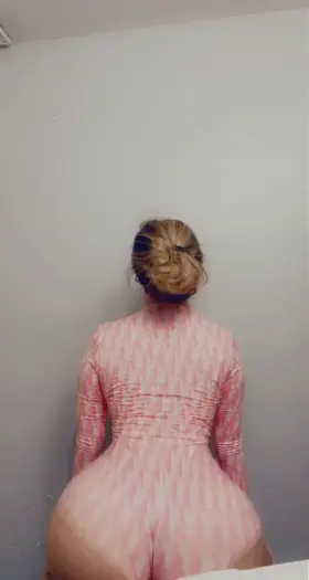 Slim thick, petite with it 😋