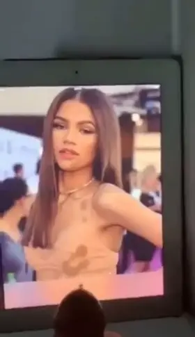 Last zendaya trib she just makes me really horny