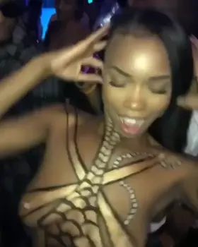 Body Paint Booty Shakin'