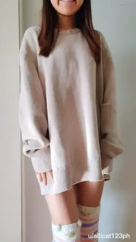 Big sweater made me look smaller 😋