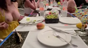 There's something about the mangoes at this restaurant... [GIF]
