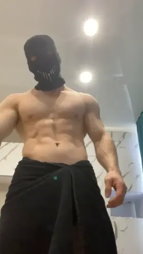 You like my mask? 💪 (23)