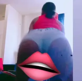 Is this video fuckinggggg hotttt😩? Hit me up if this fat ass slut is hottt !!!!!