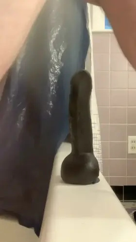 This view good, or want me to turn around daddy?