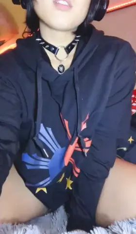 Your little Filipina pet is hot here and craving you🥺🥵🖤