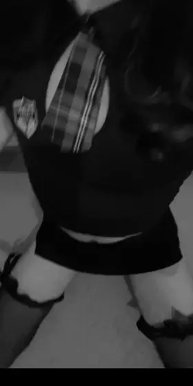 cant hide this in my skirt:(((((