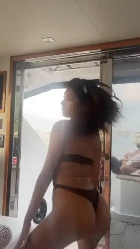 Pocah, Castrollet e Julia Peixoto