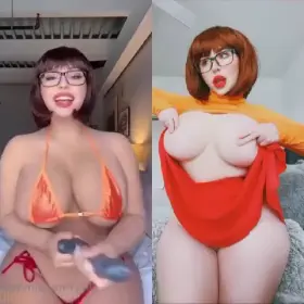 SEXY COSPLAYER GIRL WITH BIG ASS Link in Comment