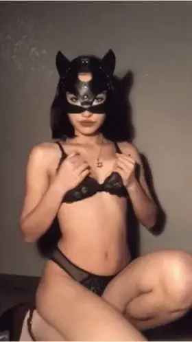 My brother is subscribed to this subreddit😈 I wonder if he recognizes me in this mask🙈