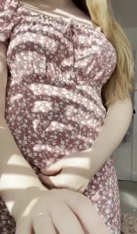 Am I a hot mom in a pretty dress? 😇