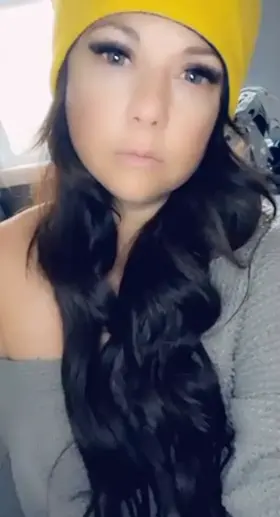 Born in 84, small and thicc in all the right places