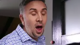 Vanna Bardot Sneaking a Peek